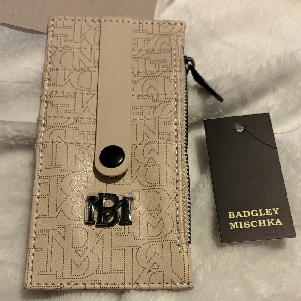 Badgley Mischka Beige Vegan Leather Wallet